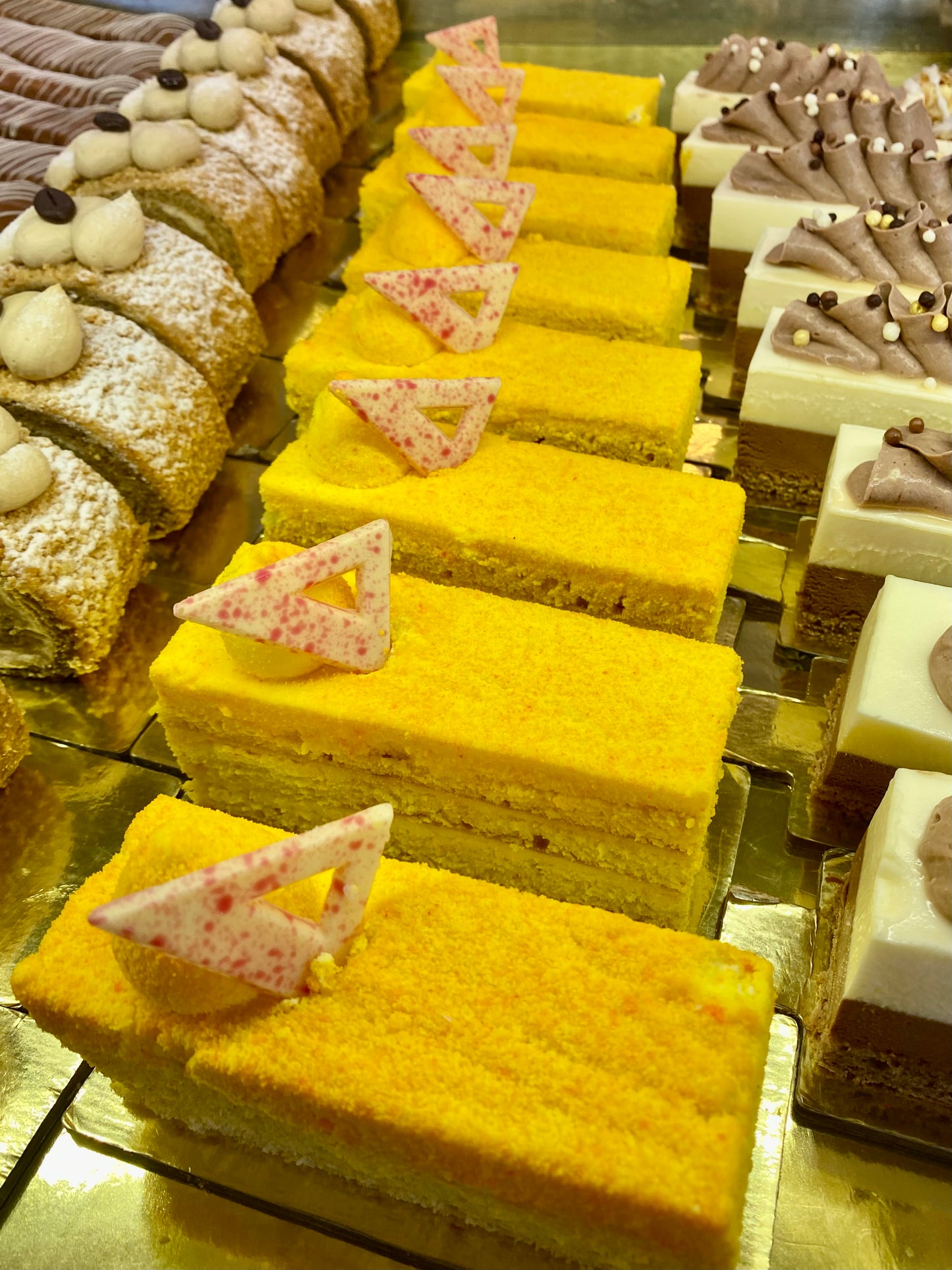 Lemon Velvet Slice