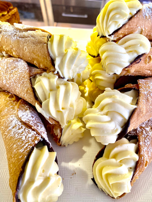 Vanilla Custard Cannoli