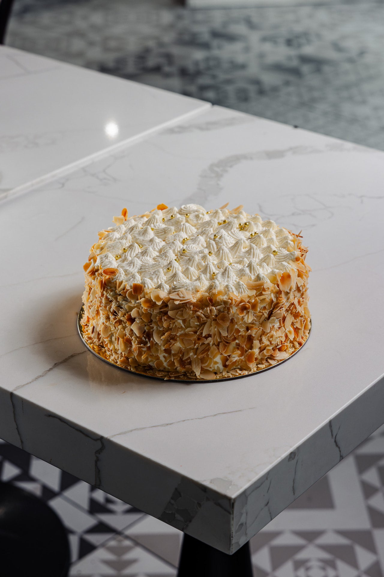 Vanilla continental cake