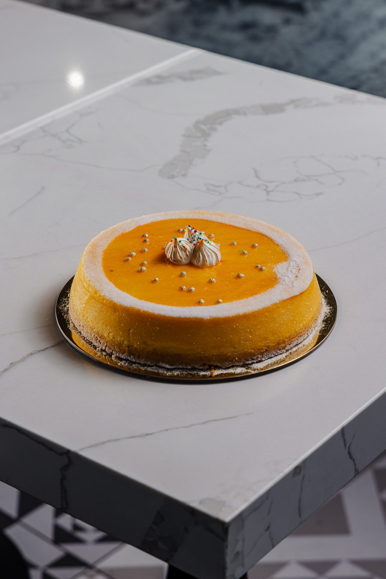 Baked mango cheesecake